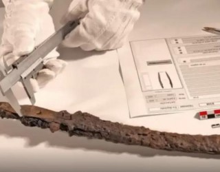 Espada milenar ‘Excalibur’ é encontrada na Espanha